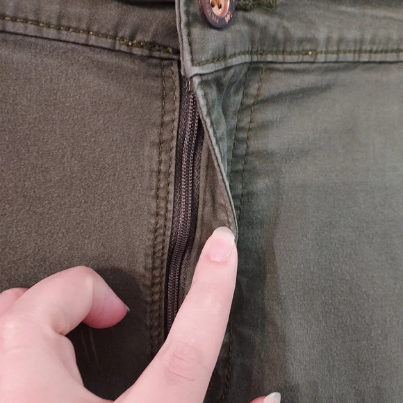 Lee Midrise Fit Army/Olive Green Shorts in Size 14M - Picture 6 of 12